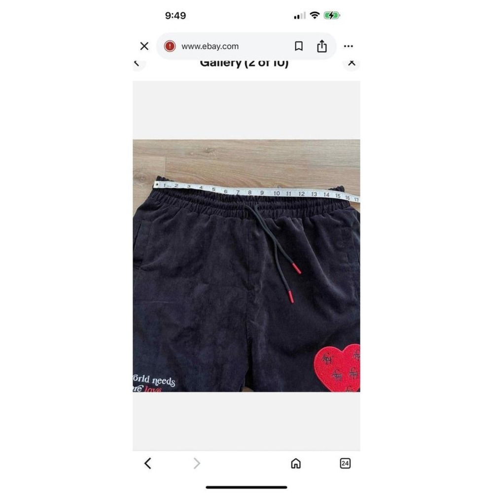 ‎Shorts - Picture 2 of 5